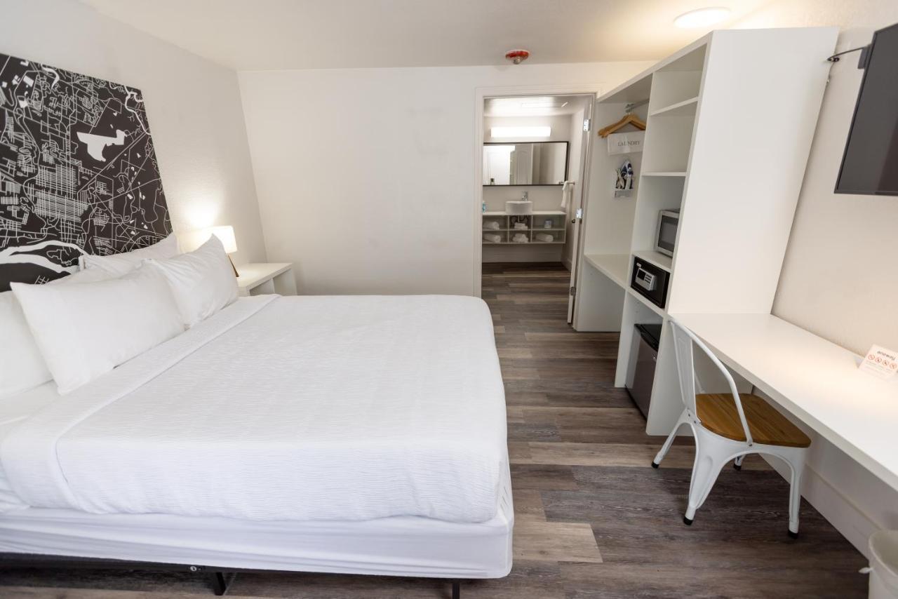 Golden Isles Inn & Suites Brunswick Esterno foto