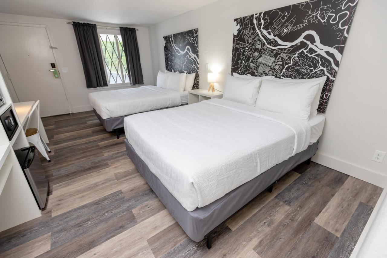 Golden Isles Inn & Suites Brunswick Esterno foto