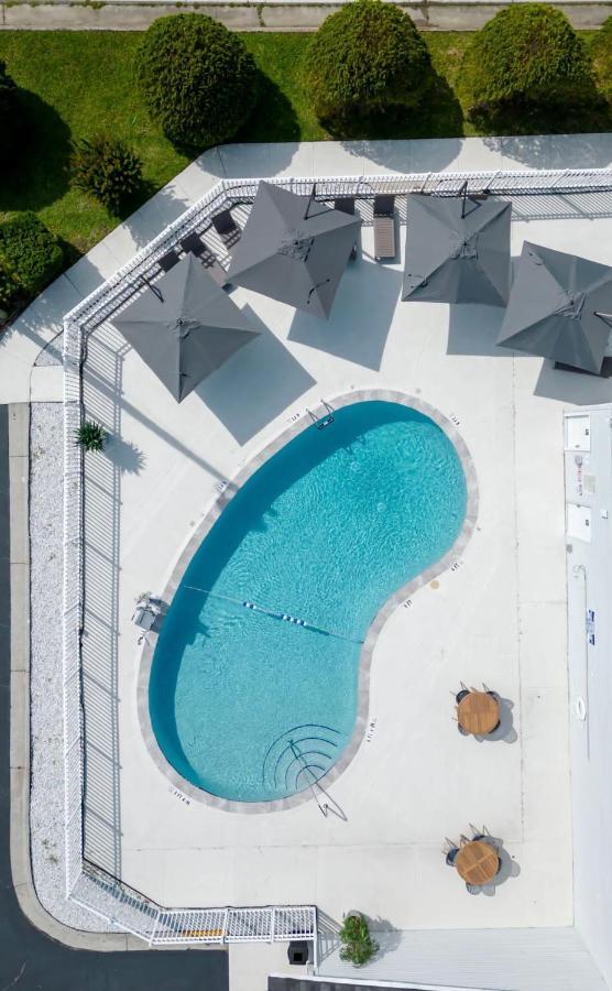 Golden Isles Inn & Suites Brunswick Esterno foto