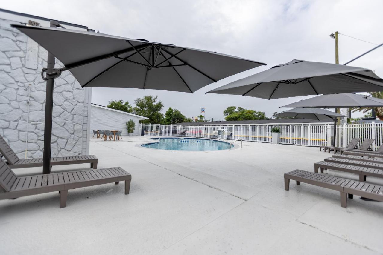 Golden Isles Inn & Suites Brunswick Esterno foto