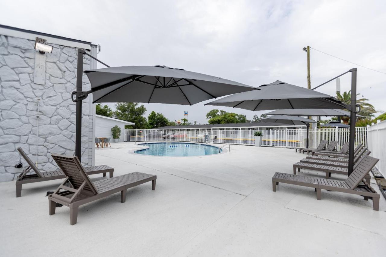 Golden Isles Inn & Suites Brunswick Esterno foto