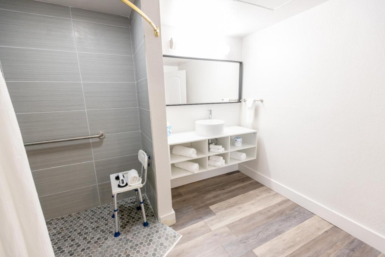 Golden Isles Inn & Suites Brunswick Esterno foto