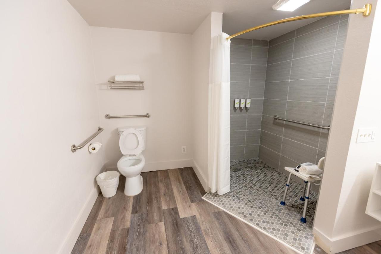 Golden Isles Inn & Suites Brunswick Esterno foto