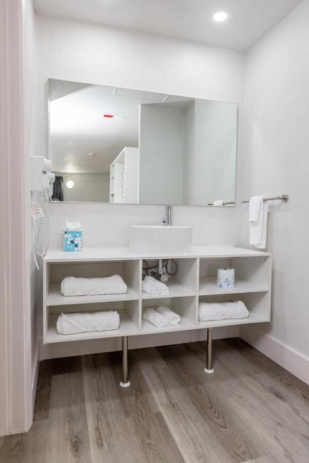Golden Isles Inn & Suites Brunswick Esterno foto