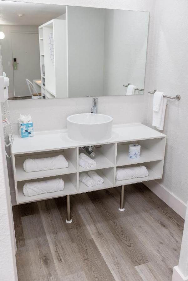 Golden Isles Inn & Suites Brunswick Esterno foto