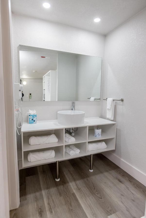 Golden Isles Inn & Suites Brunswick Esterno foto