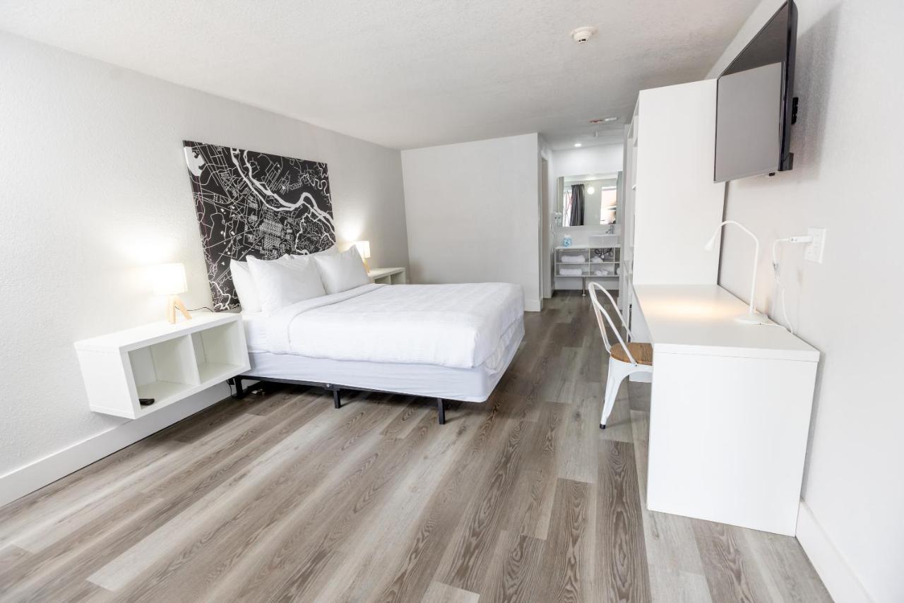 Golden Isles Inn & Suites Brunswick Esterno foto