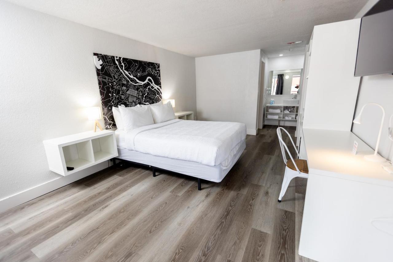 Golden Isles Inn & Suites Brunswick Esterno foto