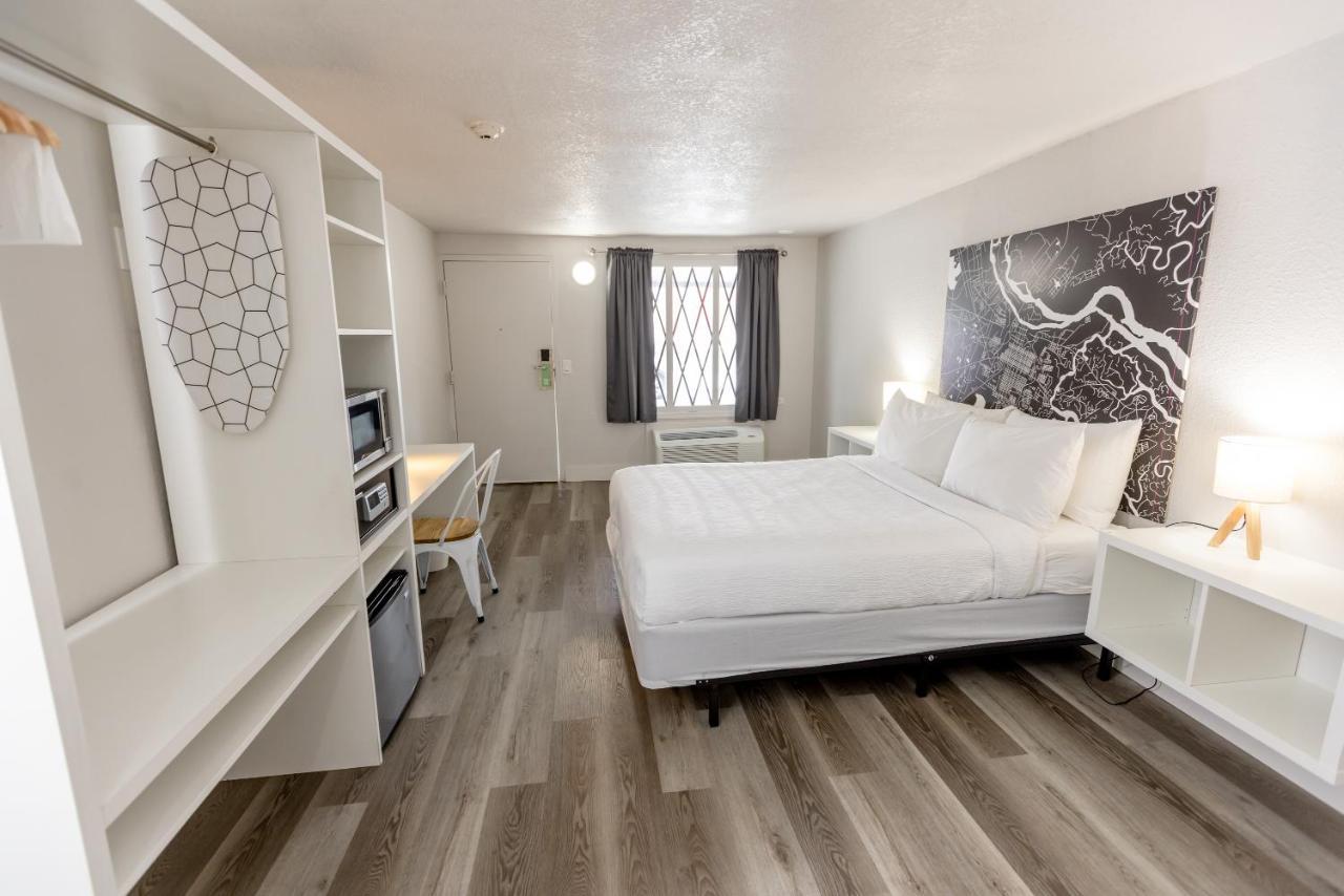 Golden Isles Inn & Suites Brunswick Esterno foto