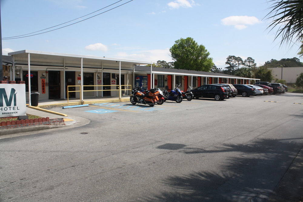 Golden Isles Inn & Suites Brunswick Esterno foto