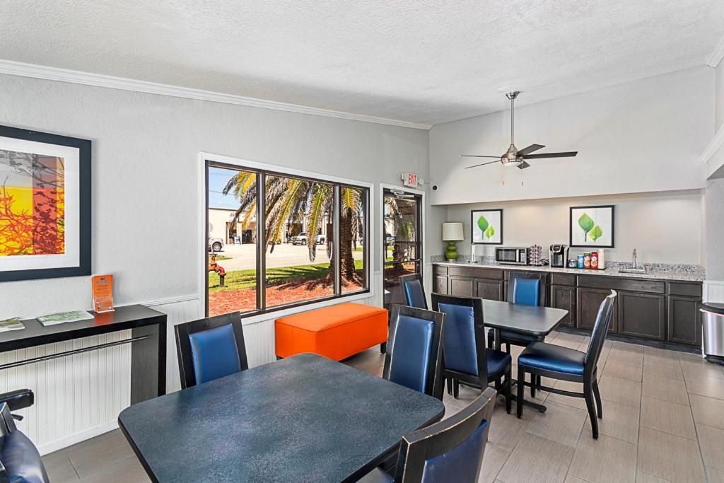 Golden Isles Inn & Suites Brunswick Esterno foto